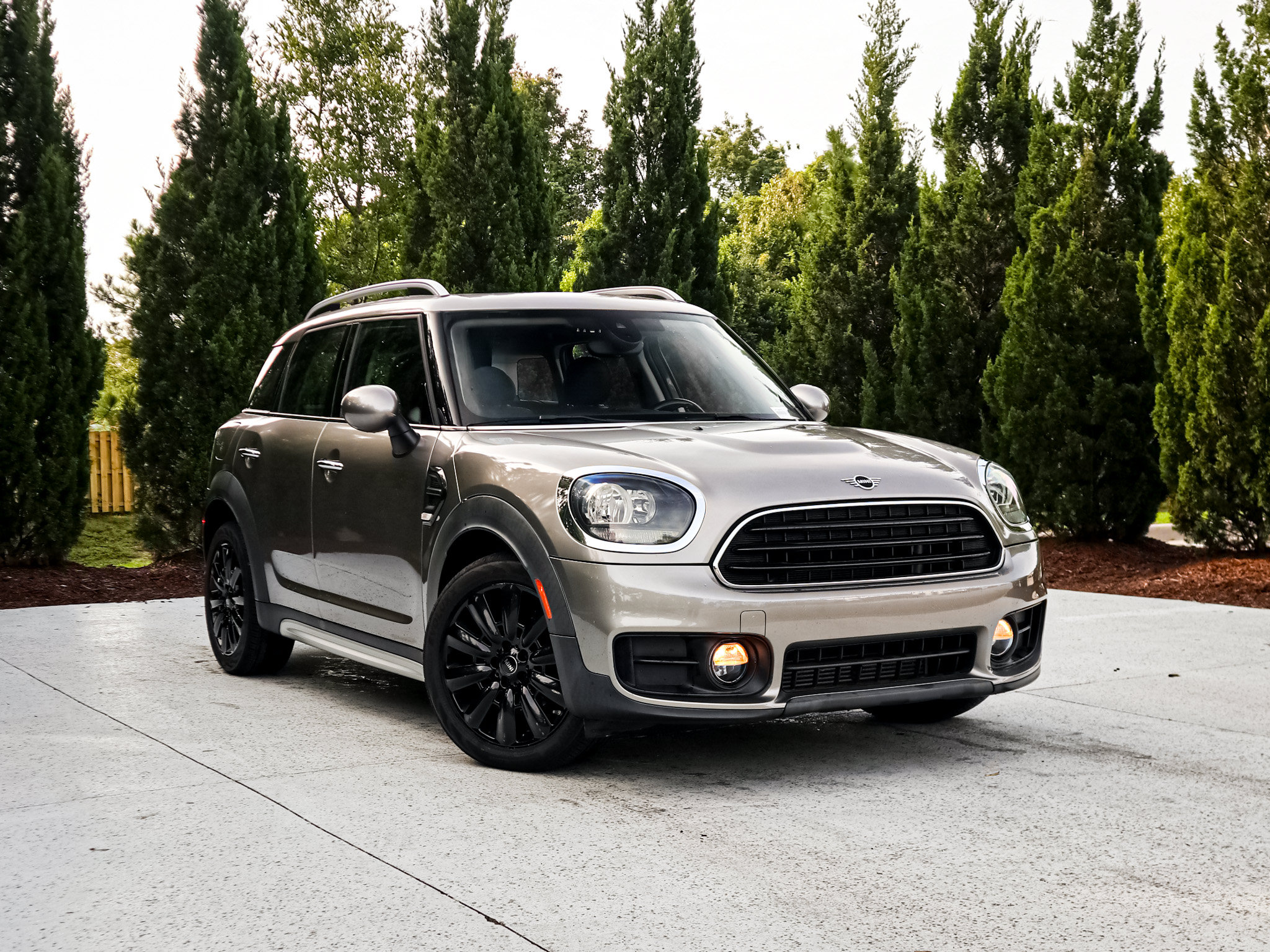 Used 2019 MINI Cooper Countryman FWD image 2