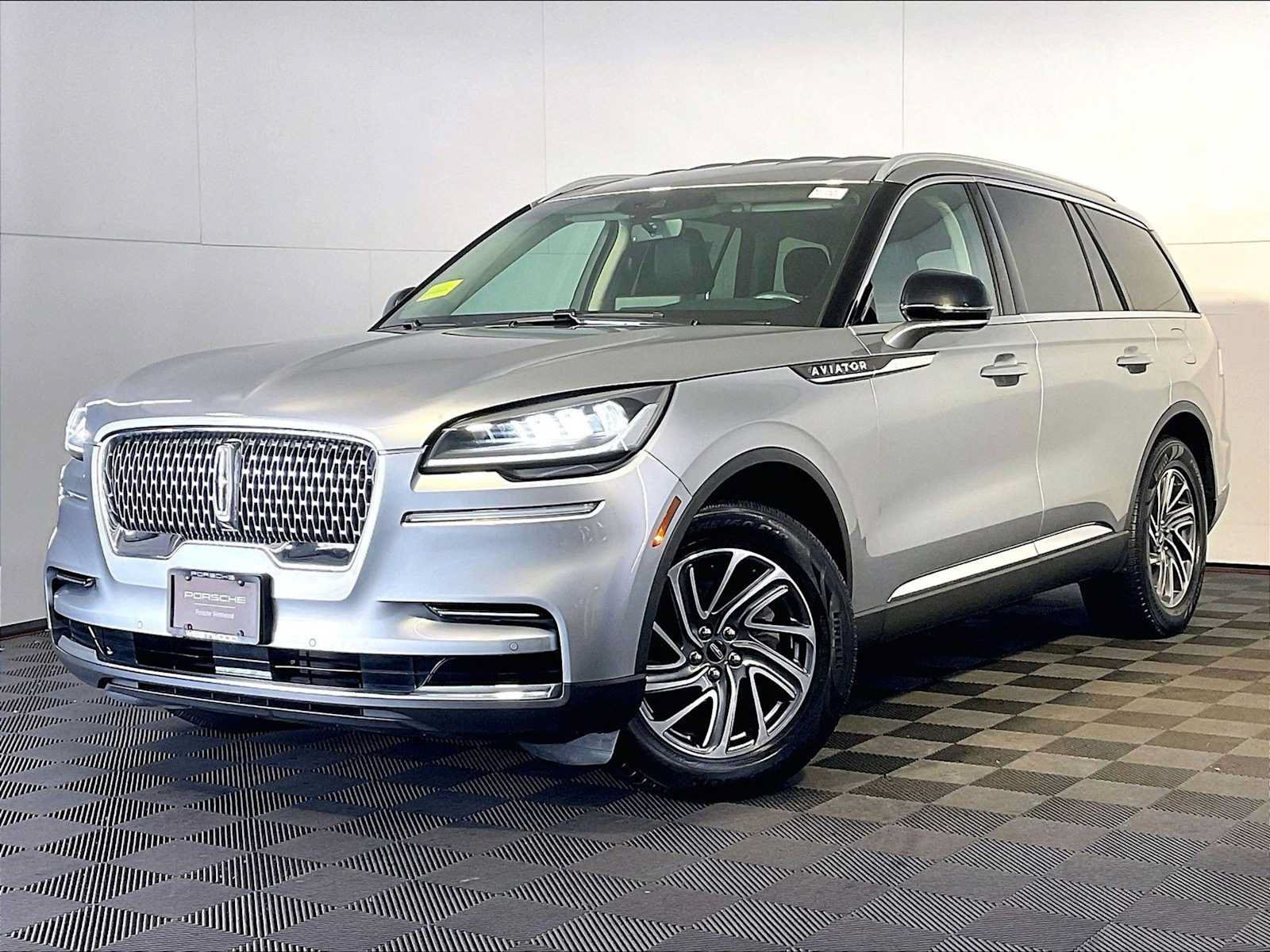 Used 2021 Lincoln Aviator AWD video 1