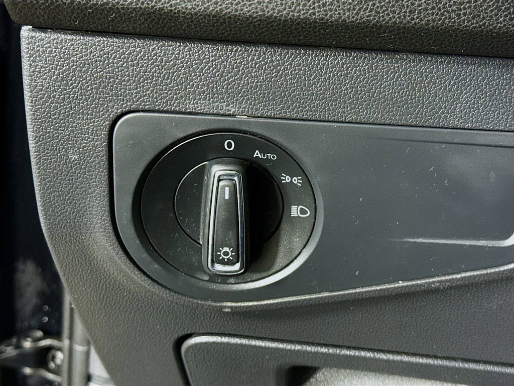 Used 2023 Volkswagen Tiguan SE FWD image 18