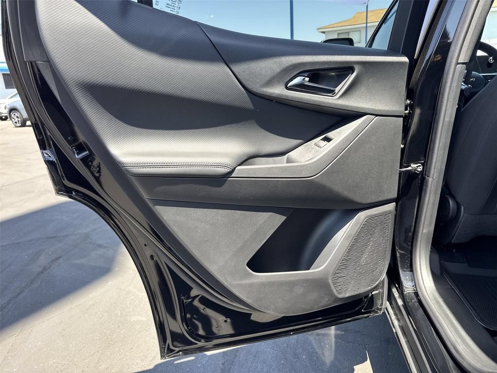 New 2027 Chevrolet Equinox LT w/ LPO, Floor Liner Package FWD image 25