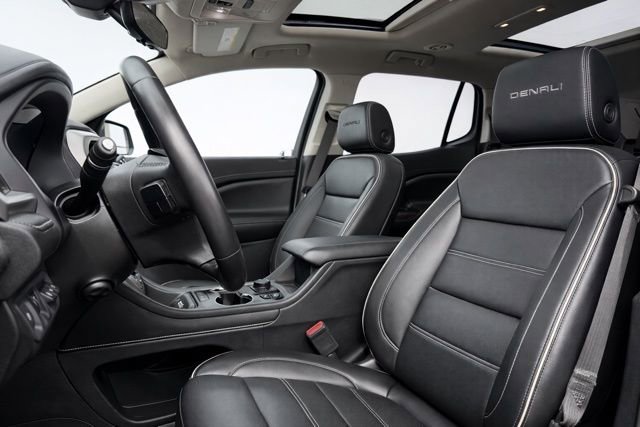 Used 2021 GMC Acadia Denali w/ Denali Ultimate Package image 10