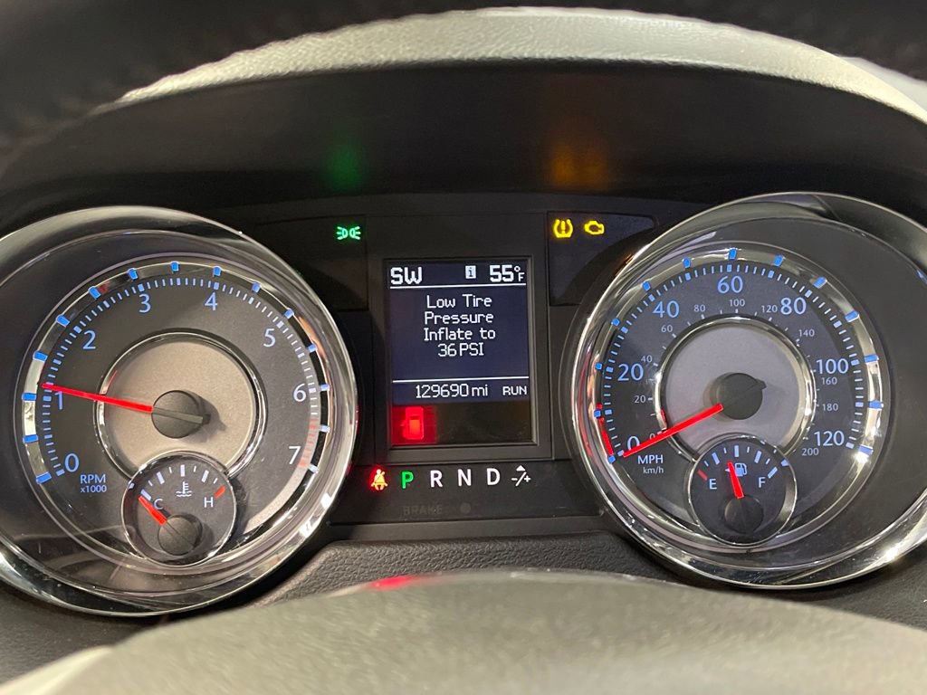 Used 2016 Chrysler Town & Country Touring image 16