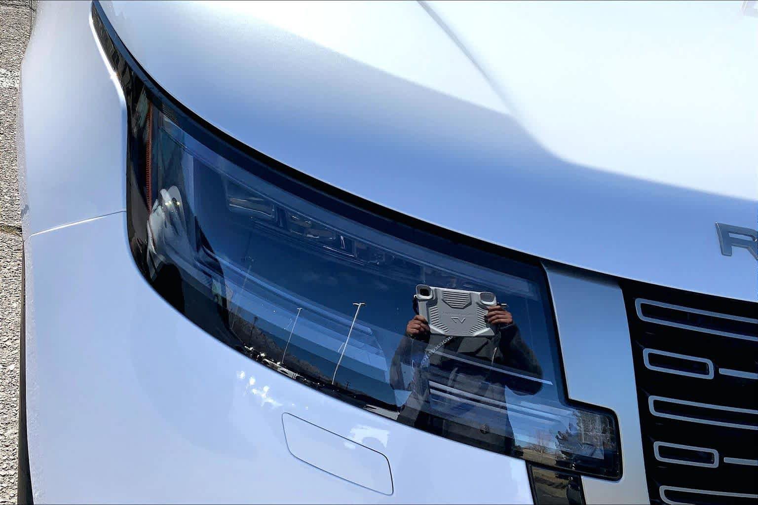 New 2026 Land Rover Range Rover SE image 13