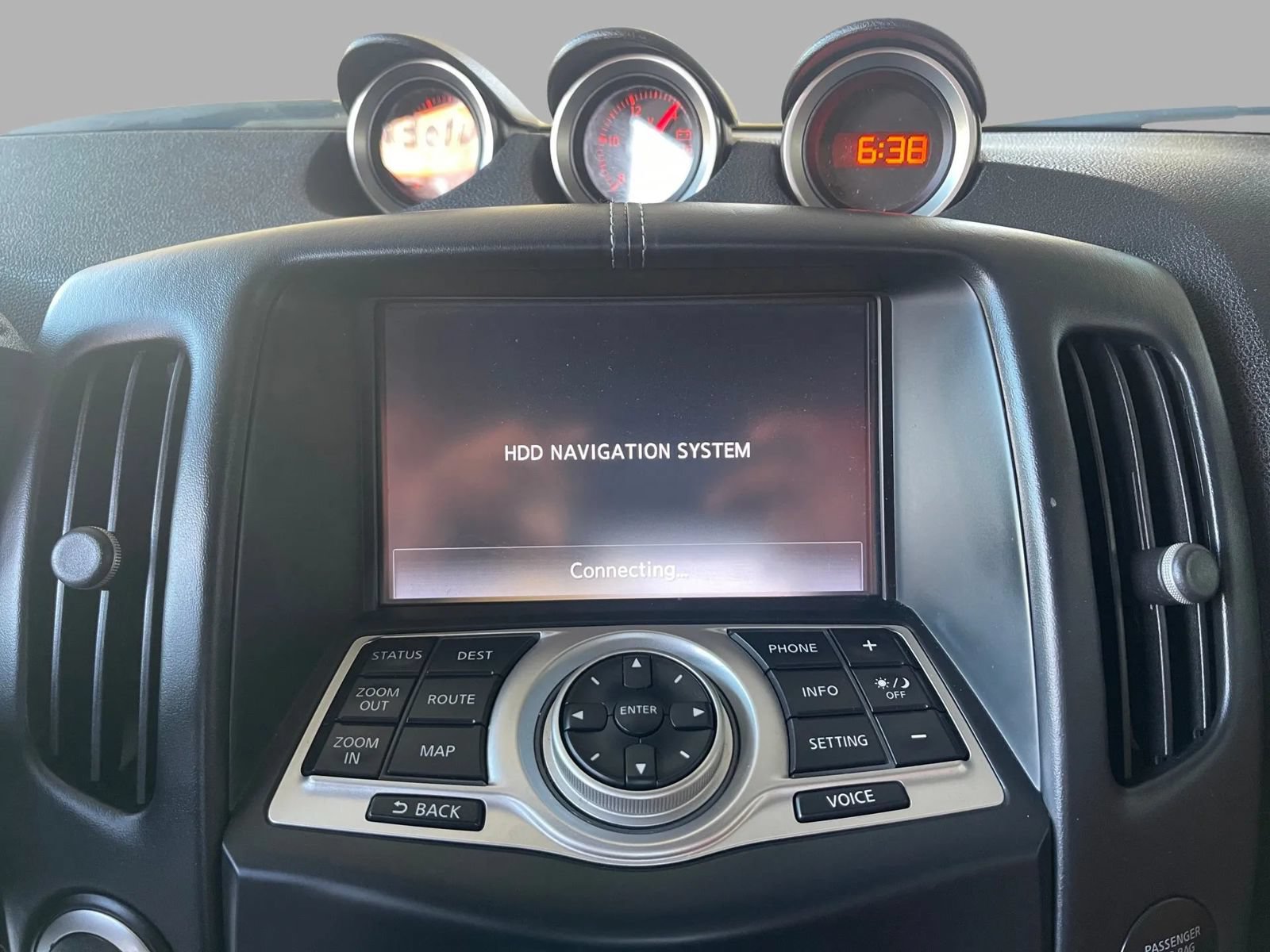 Used 2016 Nissan 370Z Touring RWD image 28