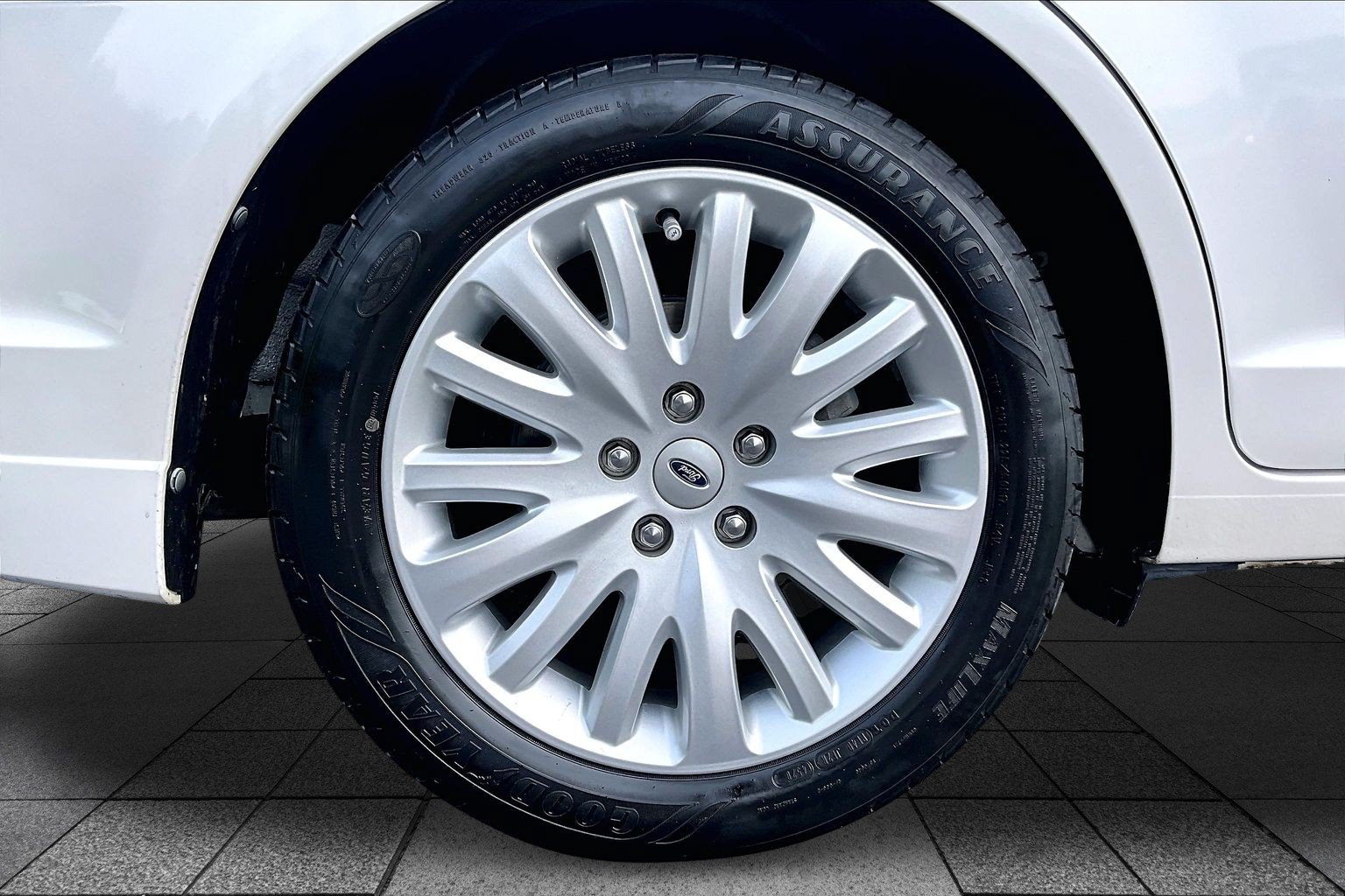 Used 2012 Ford Fusion Hybrid FWD image 8