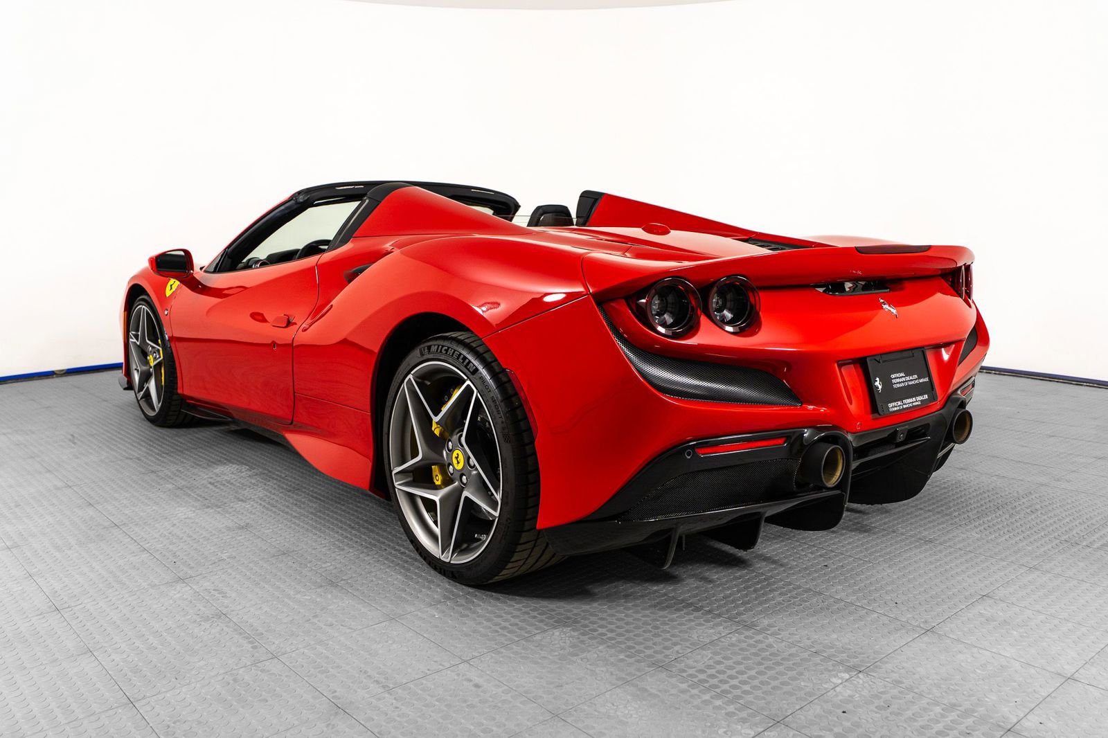 Certified 2021 Ferrari F8 Tributo Base image 9
