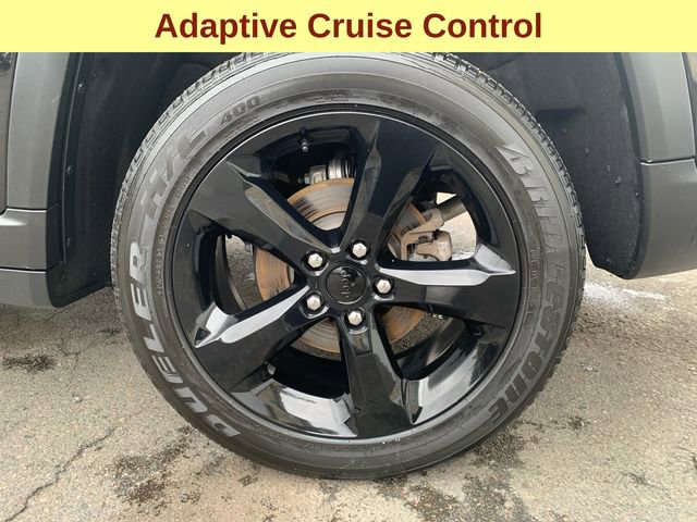 Used 2024 Jeep Grand Cherokee Altitude AWD/4WD image 9