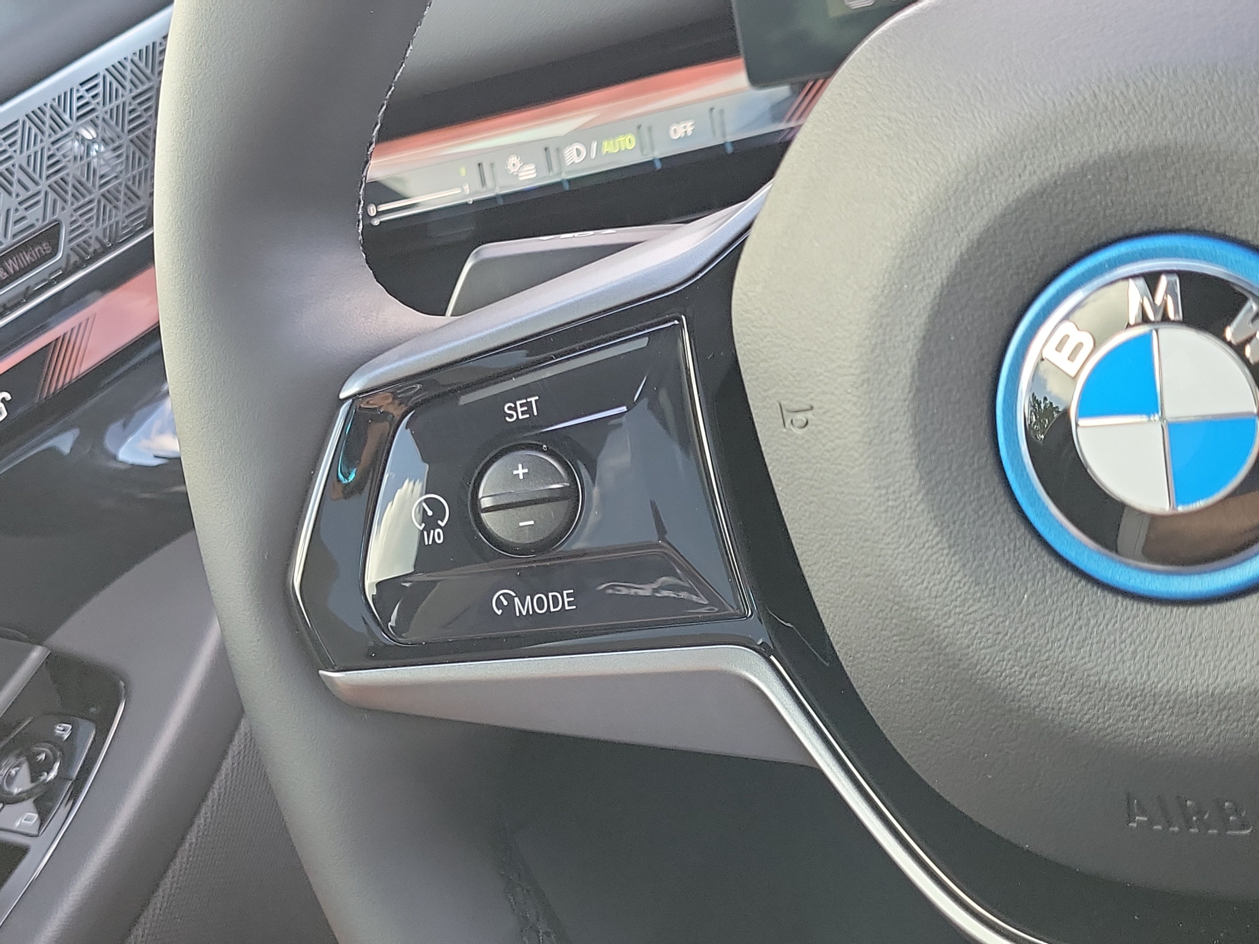 Used 2026 BMW i5 eDrive40 w/ Premium Package RWD image 22