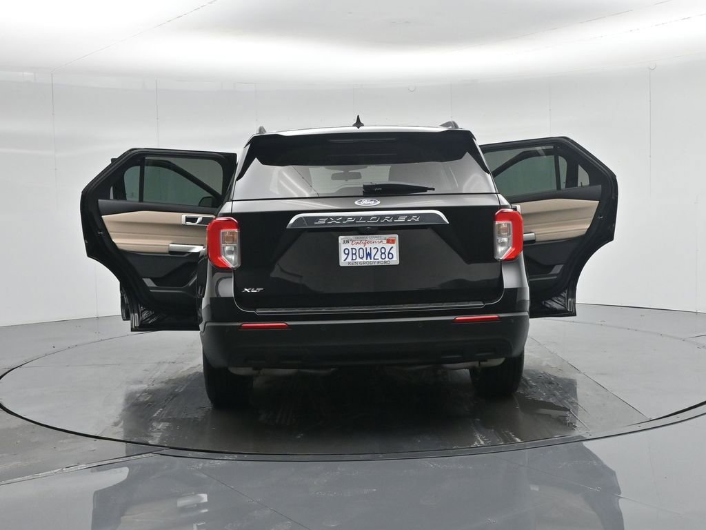 Used 2022 Ford Explorer XLT image 36