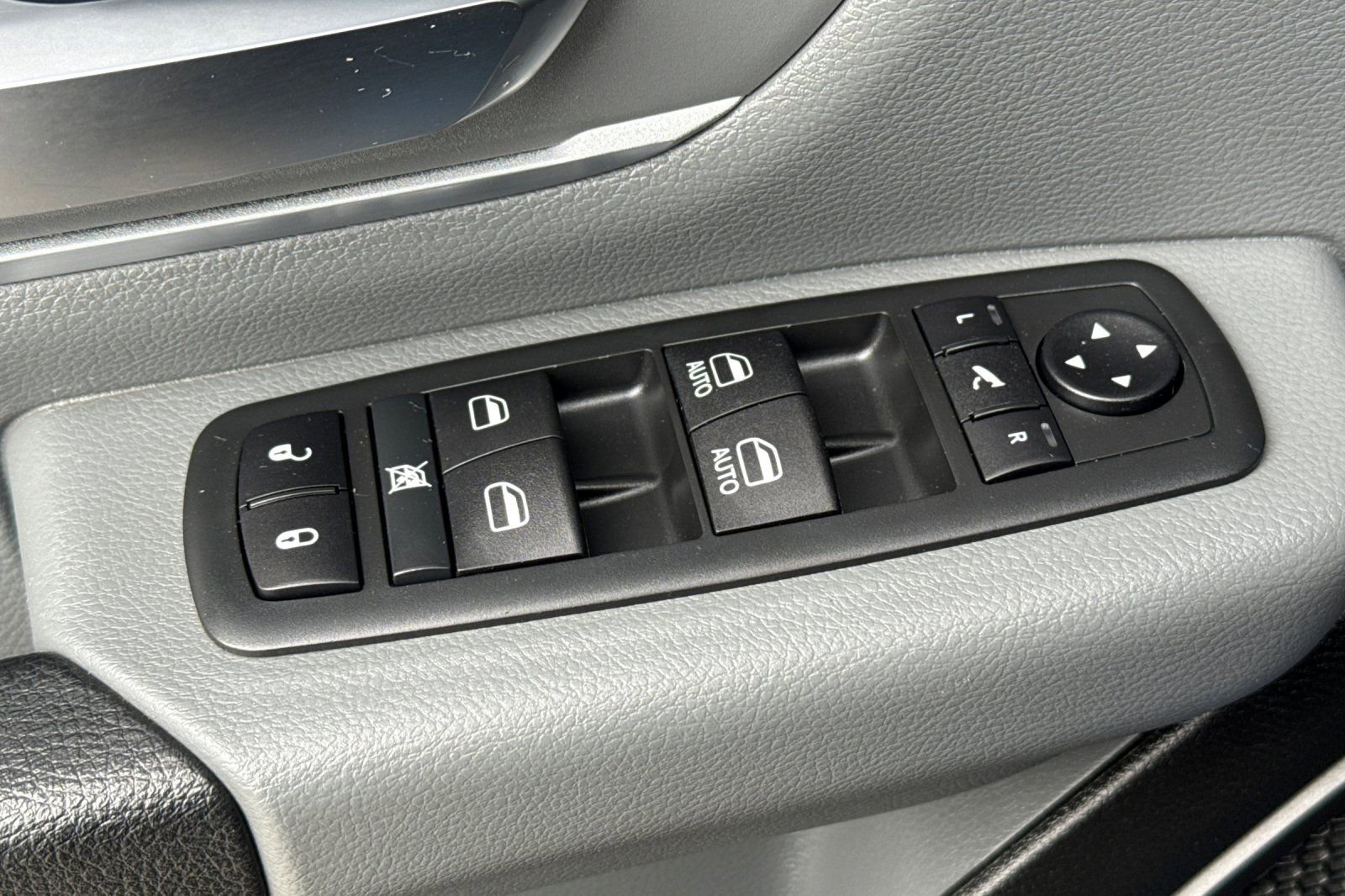 Used 2020 RAM 1500 Big Horn AWD/4WD image 11