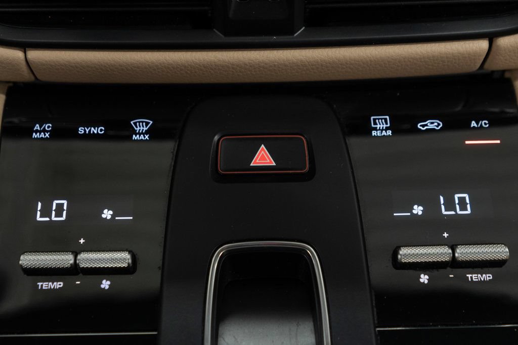 Used 2023 Porsche Macan S AWD/4WD image 27