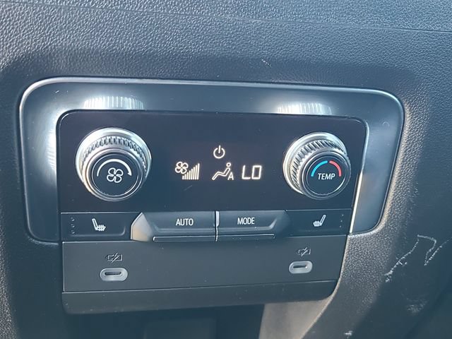 Used 2023 GMC Yukon Denali AWD/4WD image 17