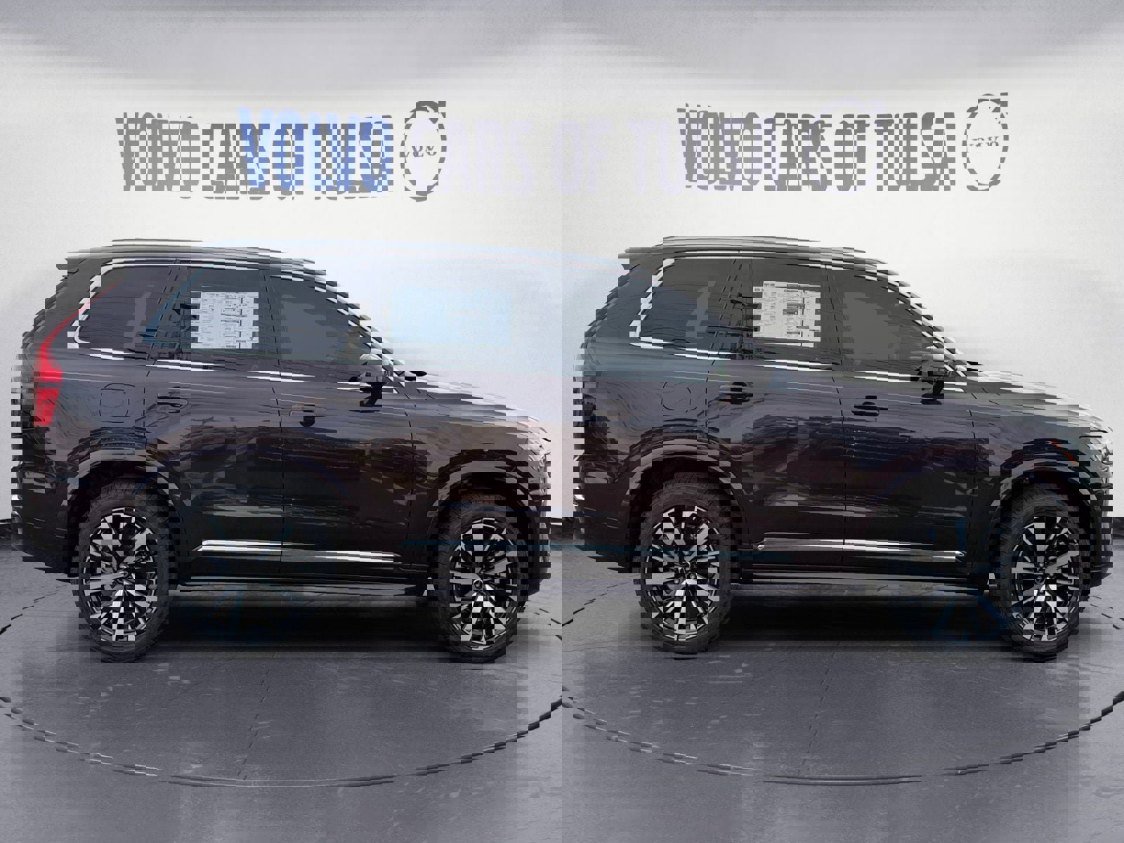 New 2025 Volvo XC90 T8 Core image 6