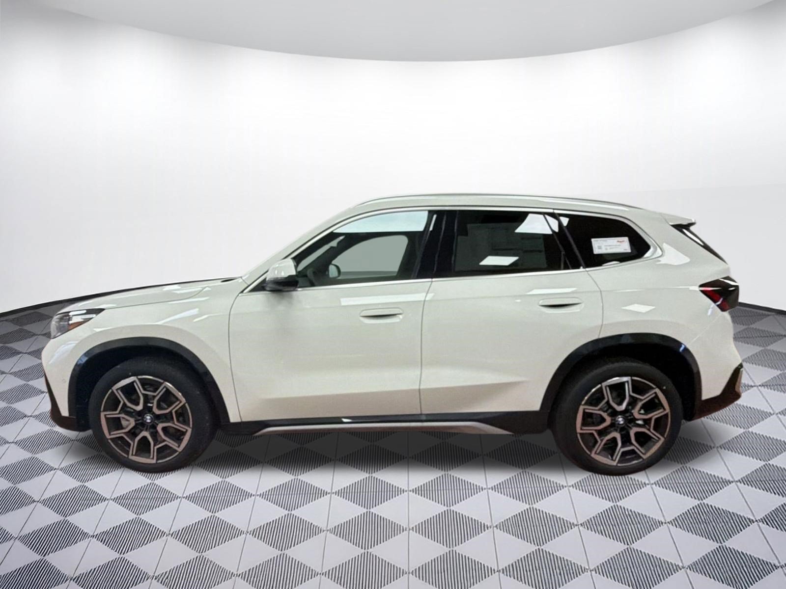 Used 2026 BMW X1 xDrive28i w/ Technology Package AWD/4WD image 2