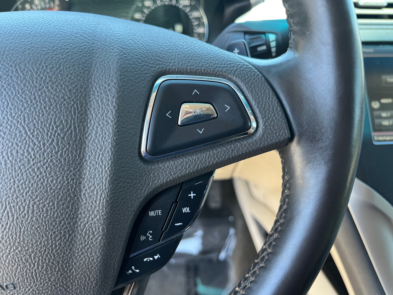 Used 2016 Lincoln MKZ w/ Equipment Group 300A Reserve FWD image 15