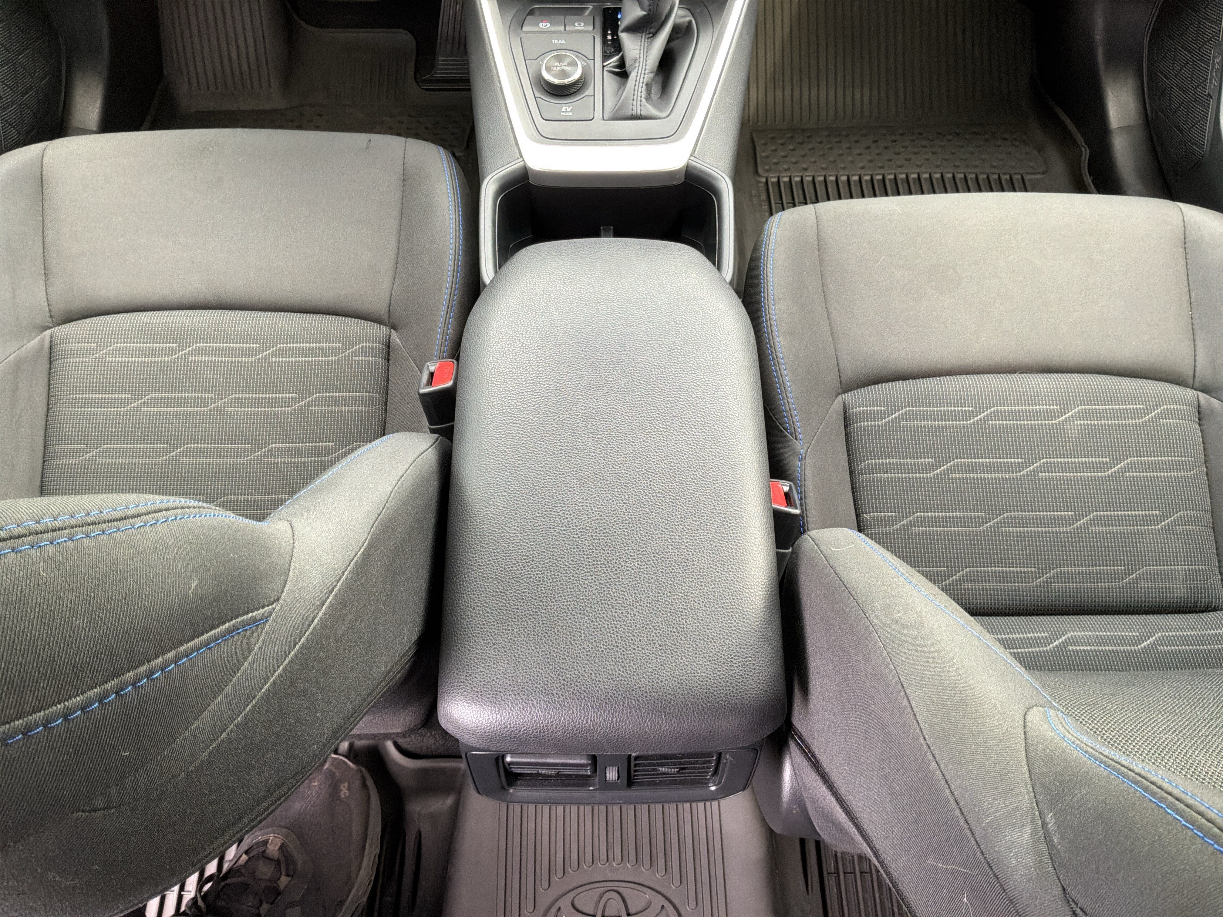 Used 2024 Toyota RAV4 SE w/ Weather Package AWD/4WD image 28