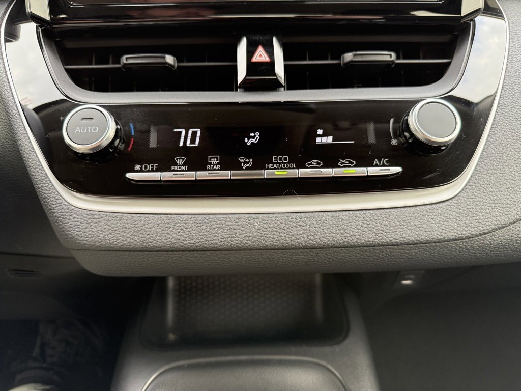 Certified 2025 Toyota Corolla LE image 24