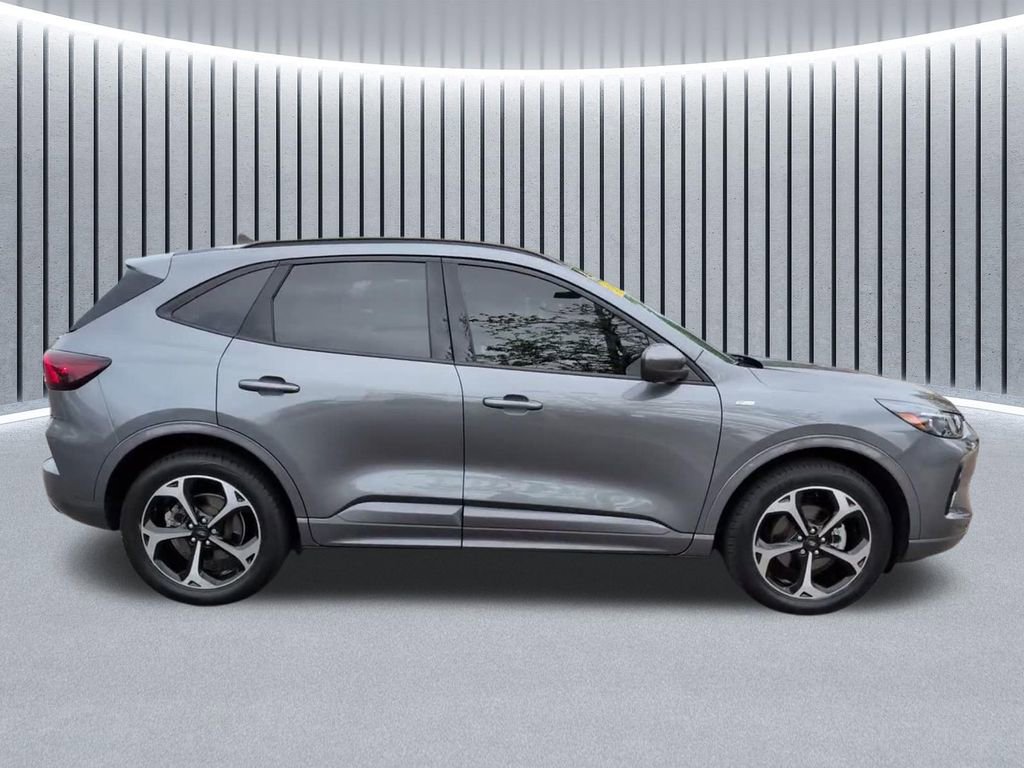 Used 2023 Ford Escape ST-Line Elite AWD/4WD image 4