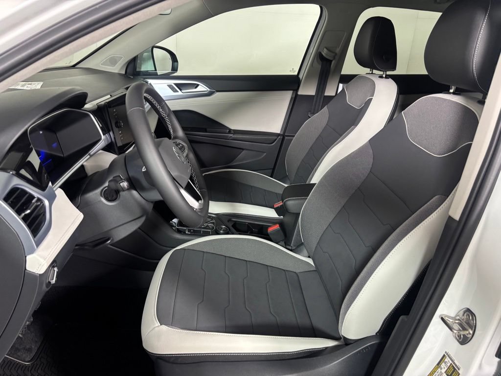 New 2026 Volkswagen Taos SE AWD/4WD image 8