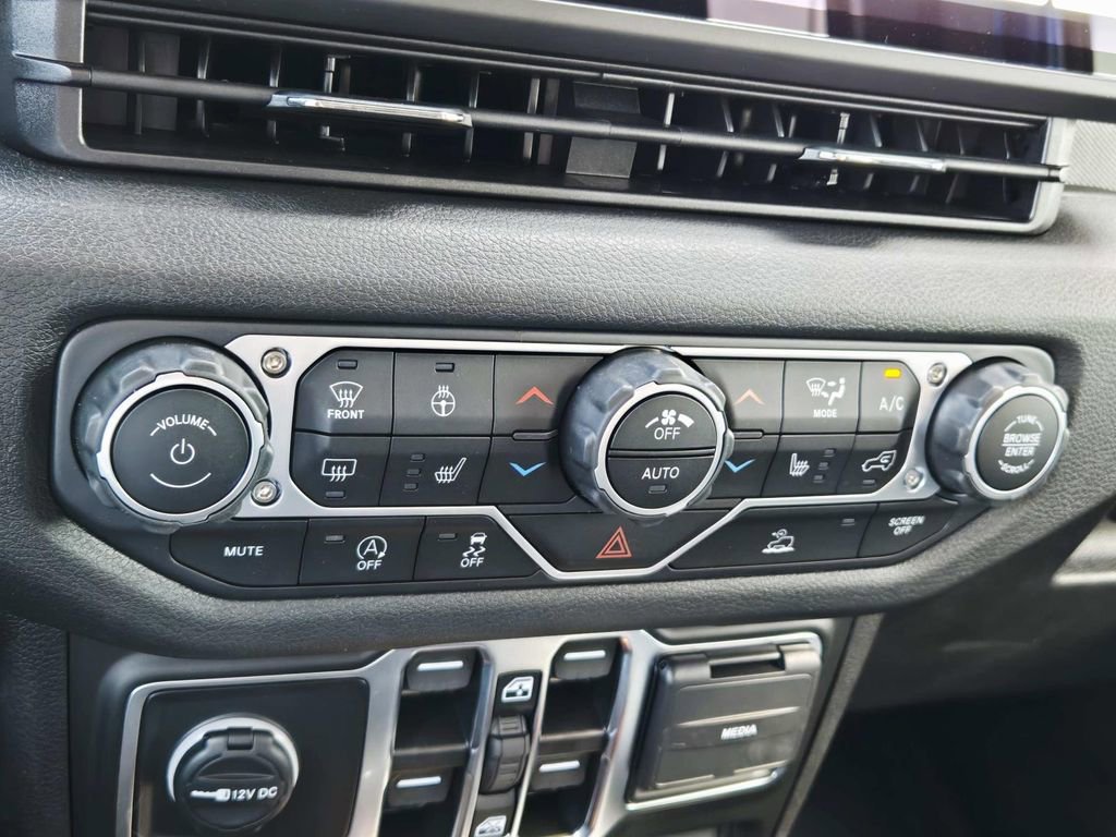 Certified 2025 Jeep Wrangler Sport S image 25