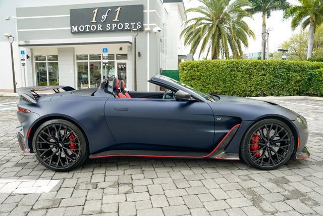 Used 2023 Aston Martin V12 Vantage Roadster RWD image 33
