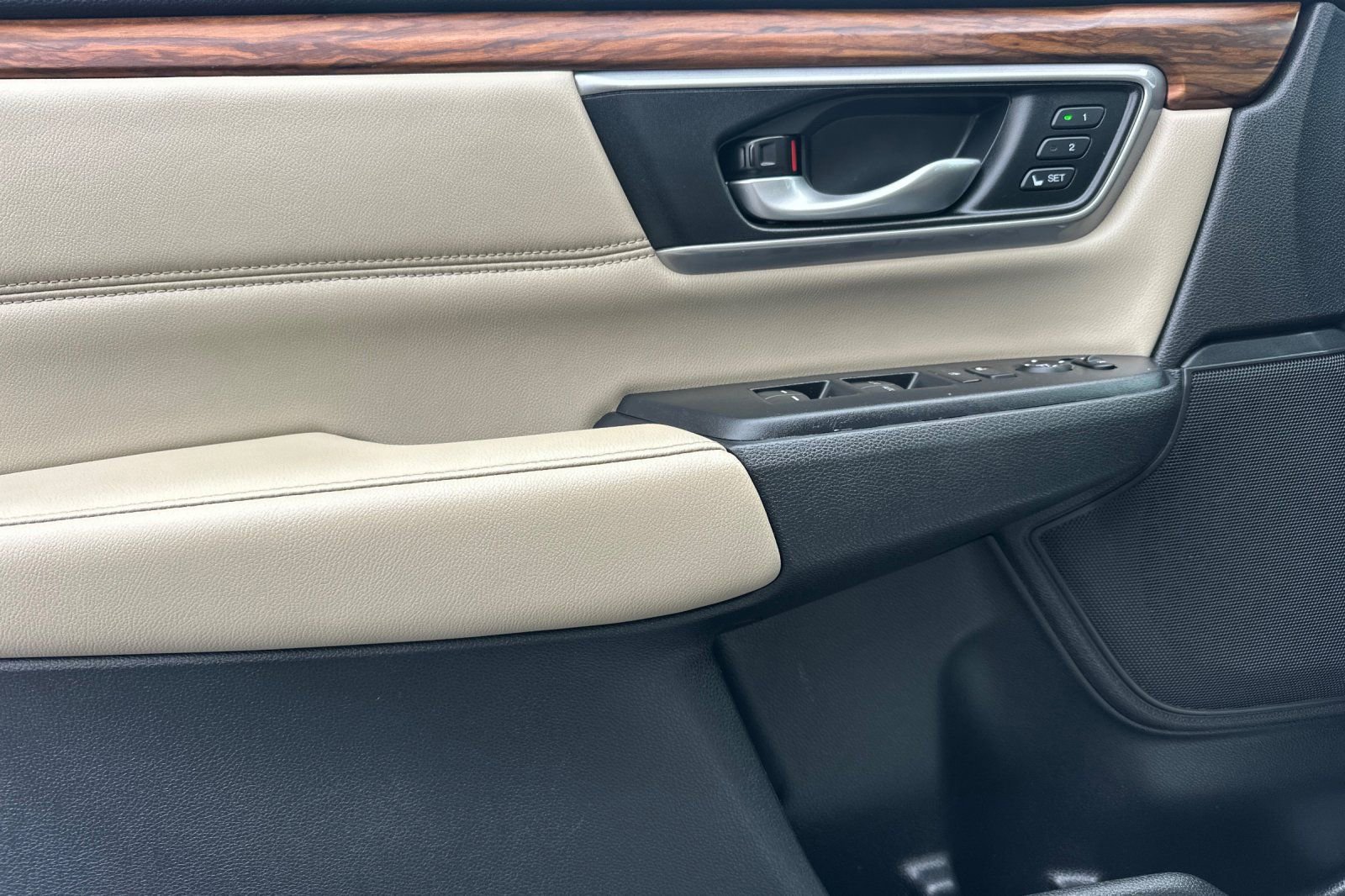 Used 2018 Honda CR-V EX-L image 12