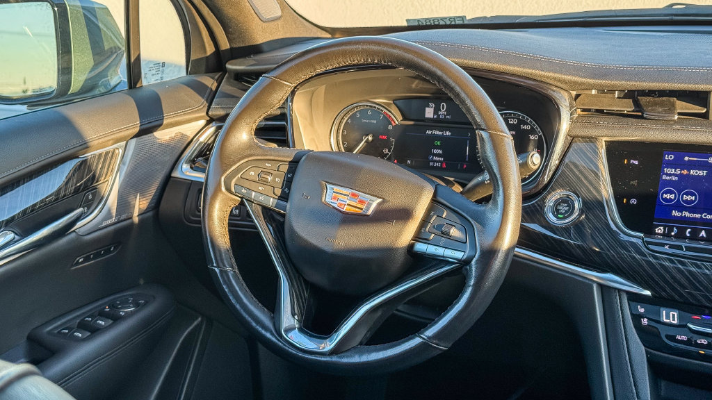 Used 2024 Cadillac XT6 Premium Luxury FWD image 17