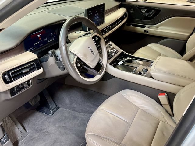 Certified 2024 Lincoln Aviator Reserve w/ Elements Package Plus AWD/4WD image 3