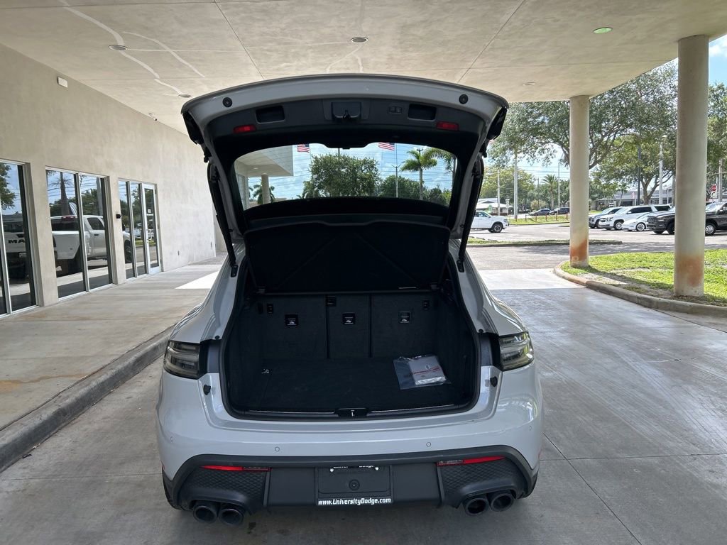Used 2023 Porsche Macan Turbo AWD/4WD image 35
