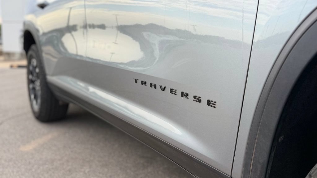 Used 2024 Chevrolet Traverse Z71 w/ Enhanced Driving Package AWD/4WD image 5