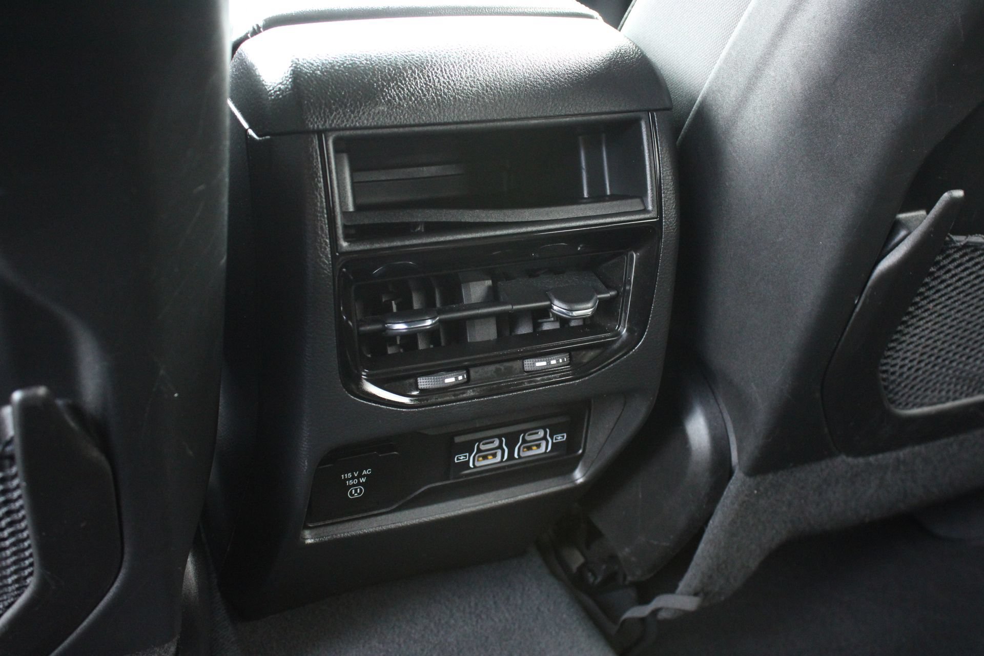 Used 2023 Jeep Grand Cherokee Altitude AWD/4WD image 20