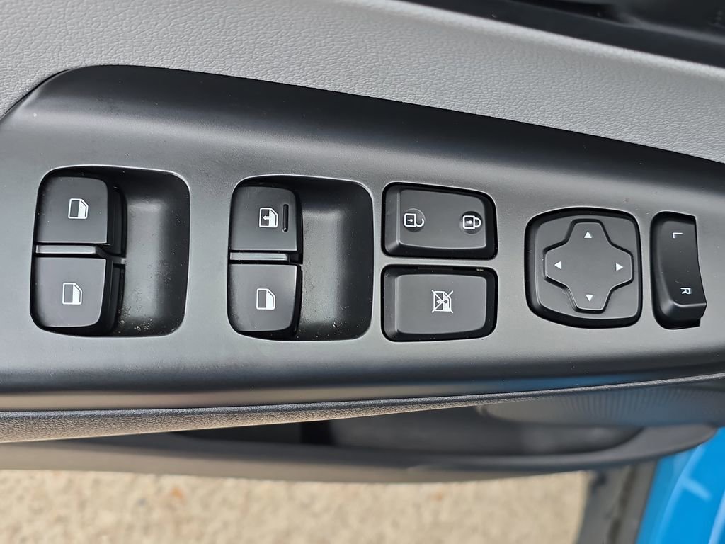 Used 2022 Hyundai Kona SEL image 25