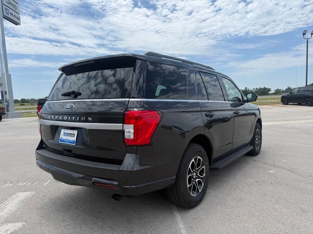 Used 2024 Ford Expedition XLT RWD image 5