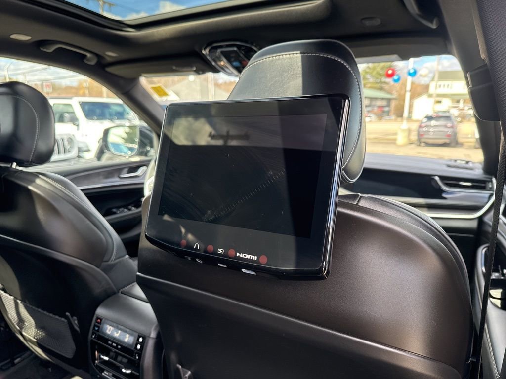 Certified 2023 Jeep Grand Cherokee L Overland w/ Rear Seat Video Group I image 33