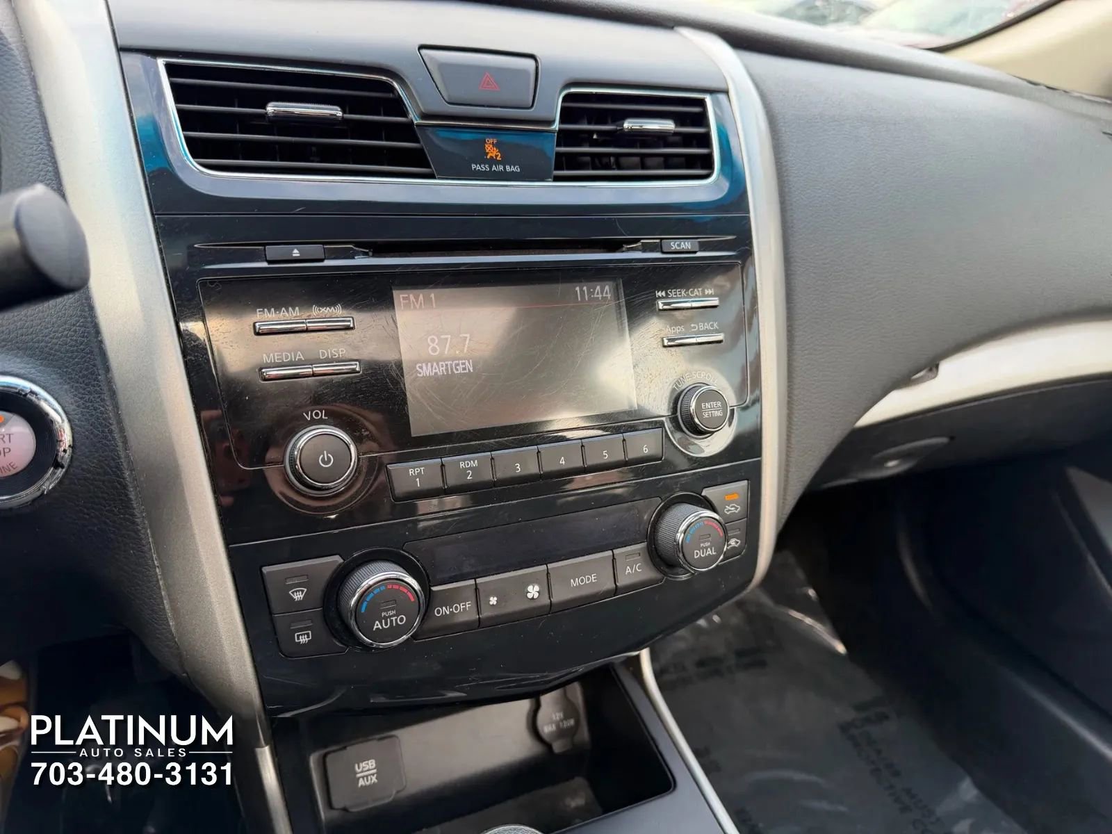 Used 2015 Nissan Altima 2.5 SV w/ Convenience Package FWD image 11