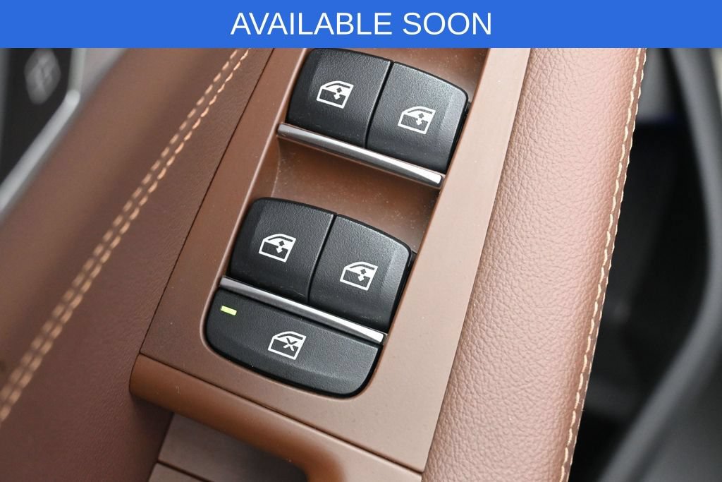 Used 2022 BMW X5 xDrive40i w/ Executive Package AWD/4WD image 13