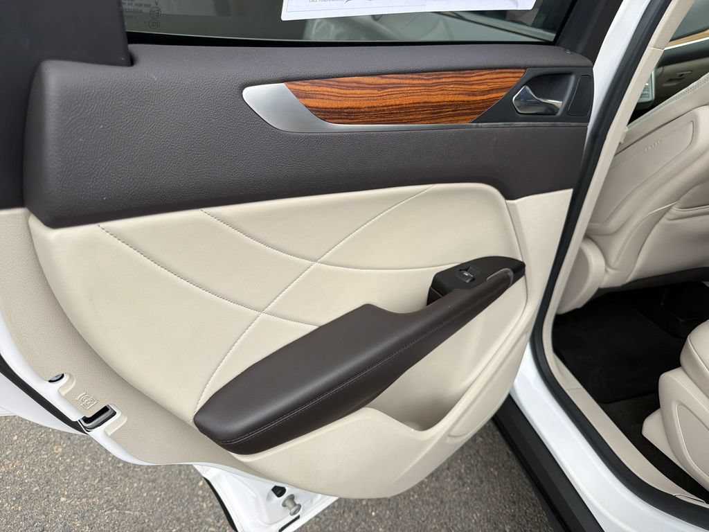 Used 2019 Lincoln MKC Select w/ MKC Climate Package AWD/4WD image 12