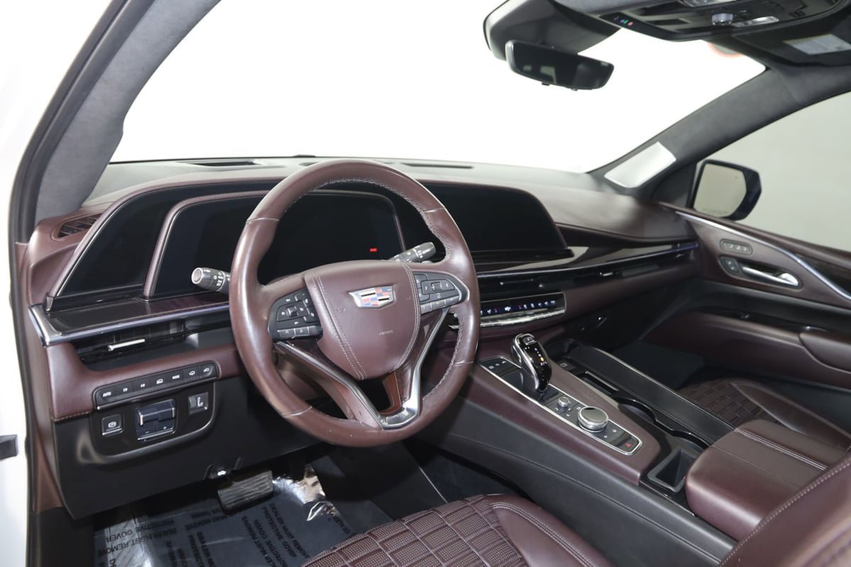 Used 2021 Cadillac Escalade ESV Sport Platinum w/ LPO, ONYX Package AWD/4WD image 33