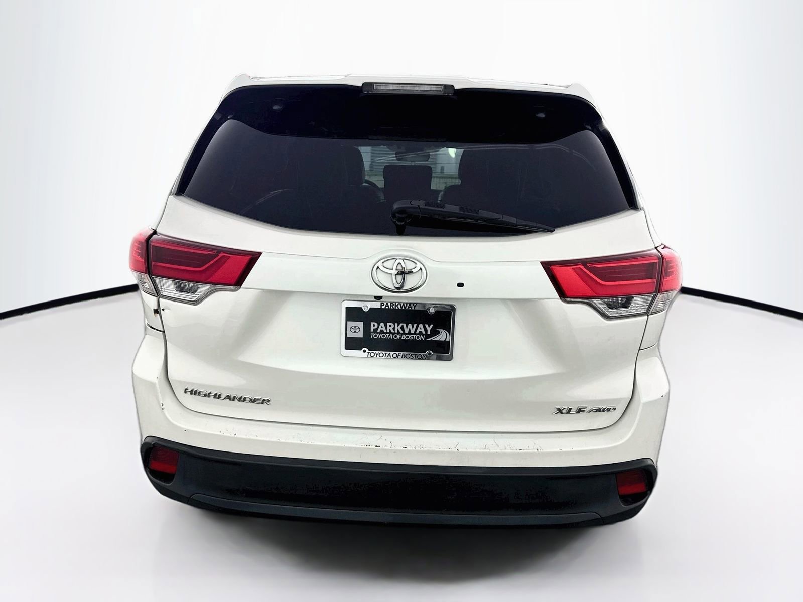 Used 2019 Toyota Highlander XLE AWD/4WD image 20
