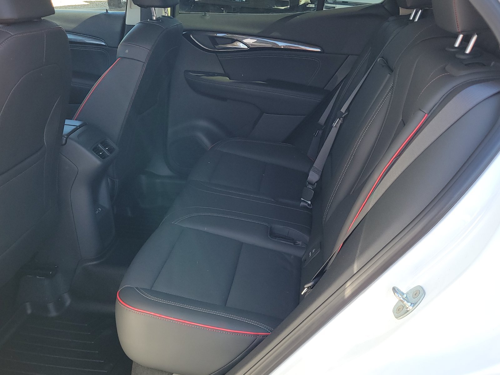 Used 2023 Buick Envision Essence w/ Sport Touring Package AWD/4WD image 8