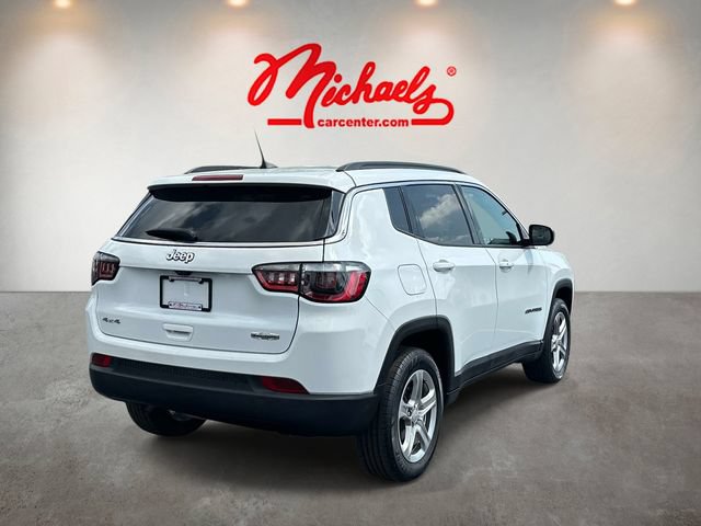 Used 2024 Jeep Compass Latitude AWD/4WD image 3