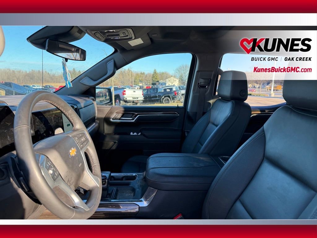 Used 2025 Chevrolet Silverado 1500 LT w/ Leather Package image 7