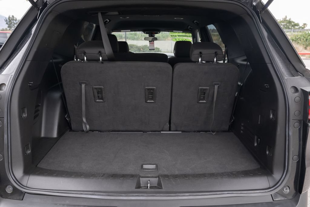 Used 2023 Chevrolet Traverse LT FWD image 40