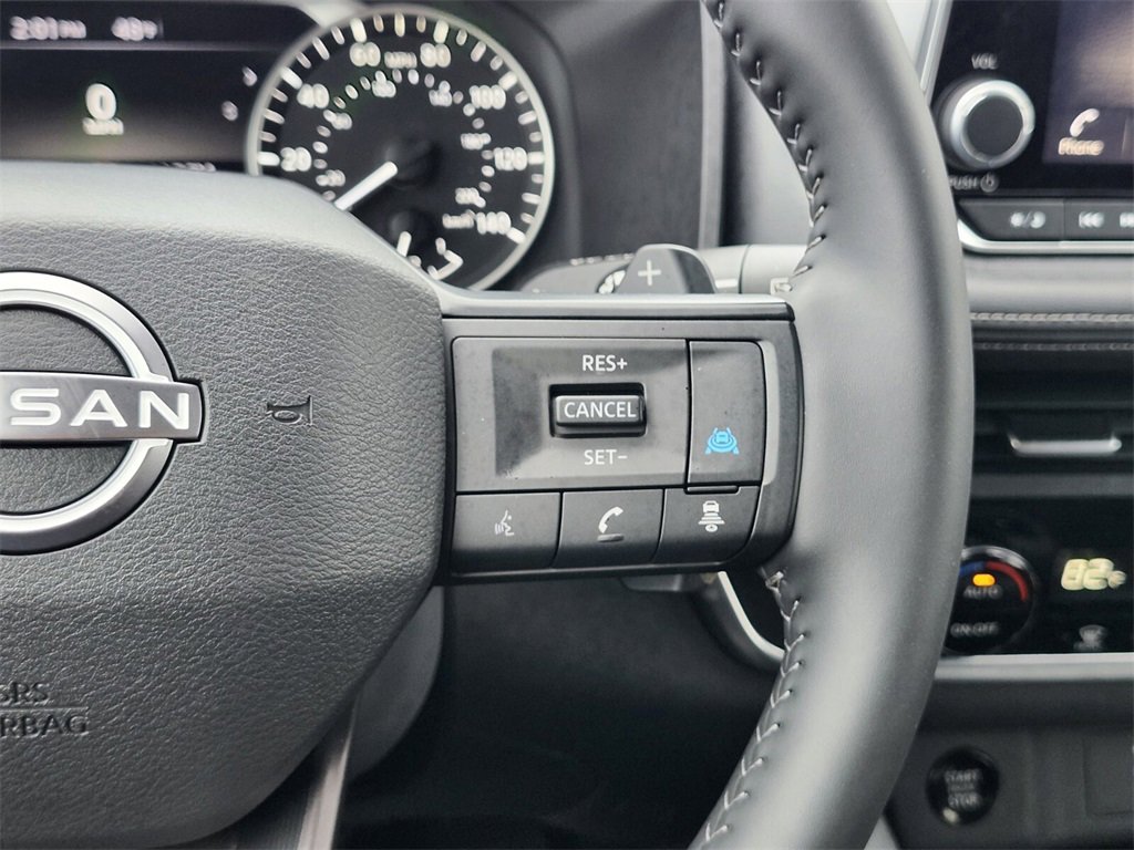 Used 2025 Nissan Rogue SV image 27