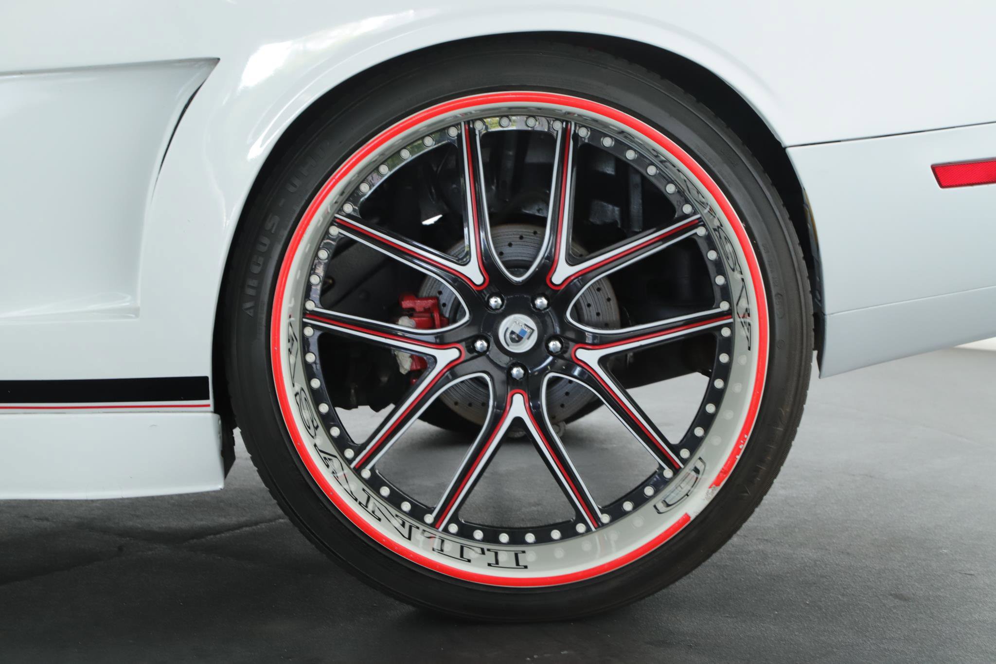 Used 2010 Dodge Challenger R/T image 15