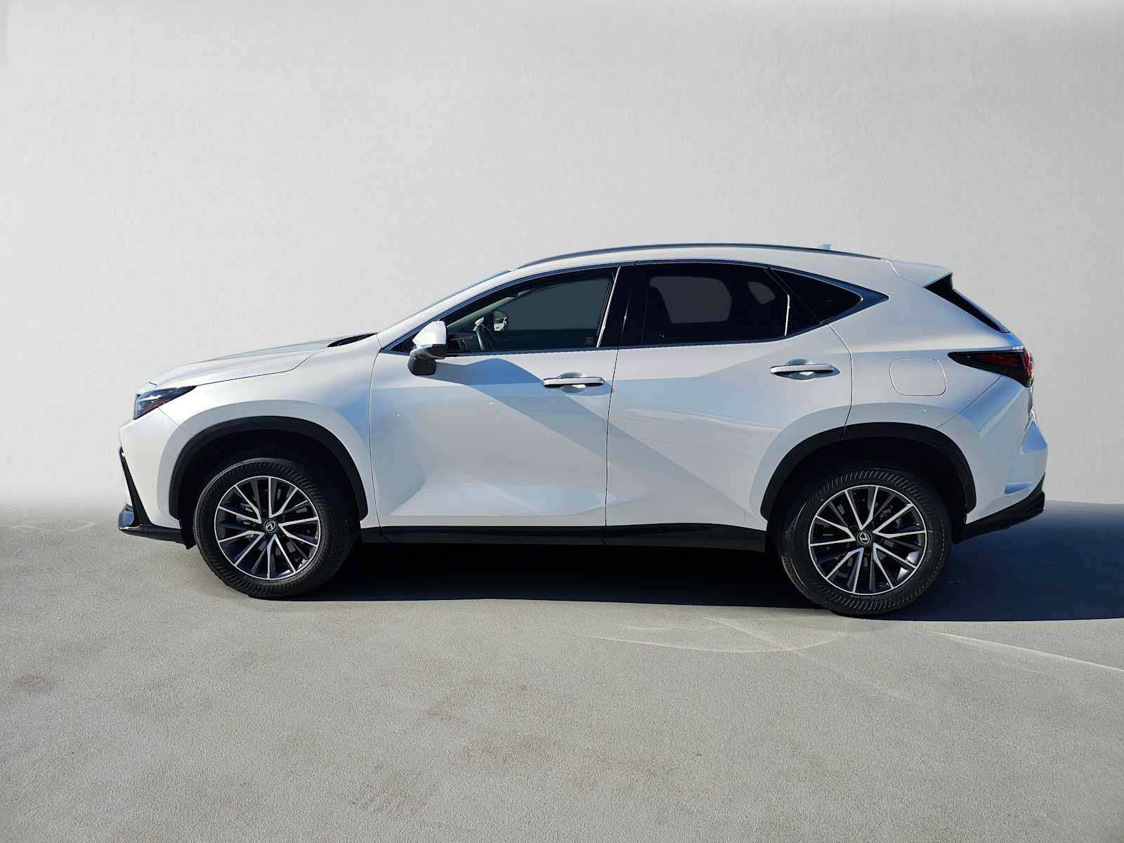 Certified 2025 Lexus NX 250 FWD image 6