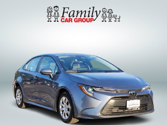 Certified 2025 Toyota Corolla LE FWD image 2