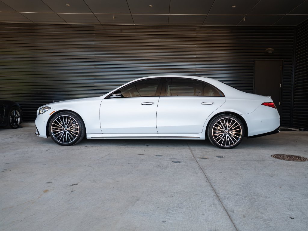 Used 2024 Mercedes-Benz S 580 4MATIC Sedan image 2