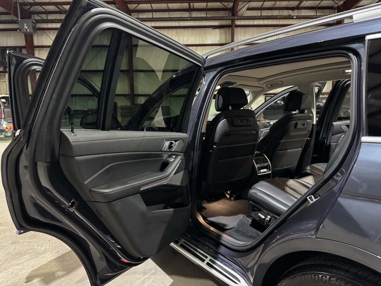 Used 2020 BMW X7 xDrive40i w/ Premium Package image 16