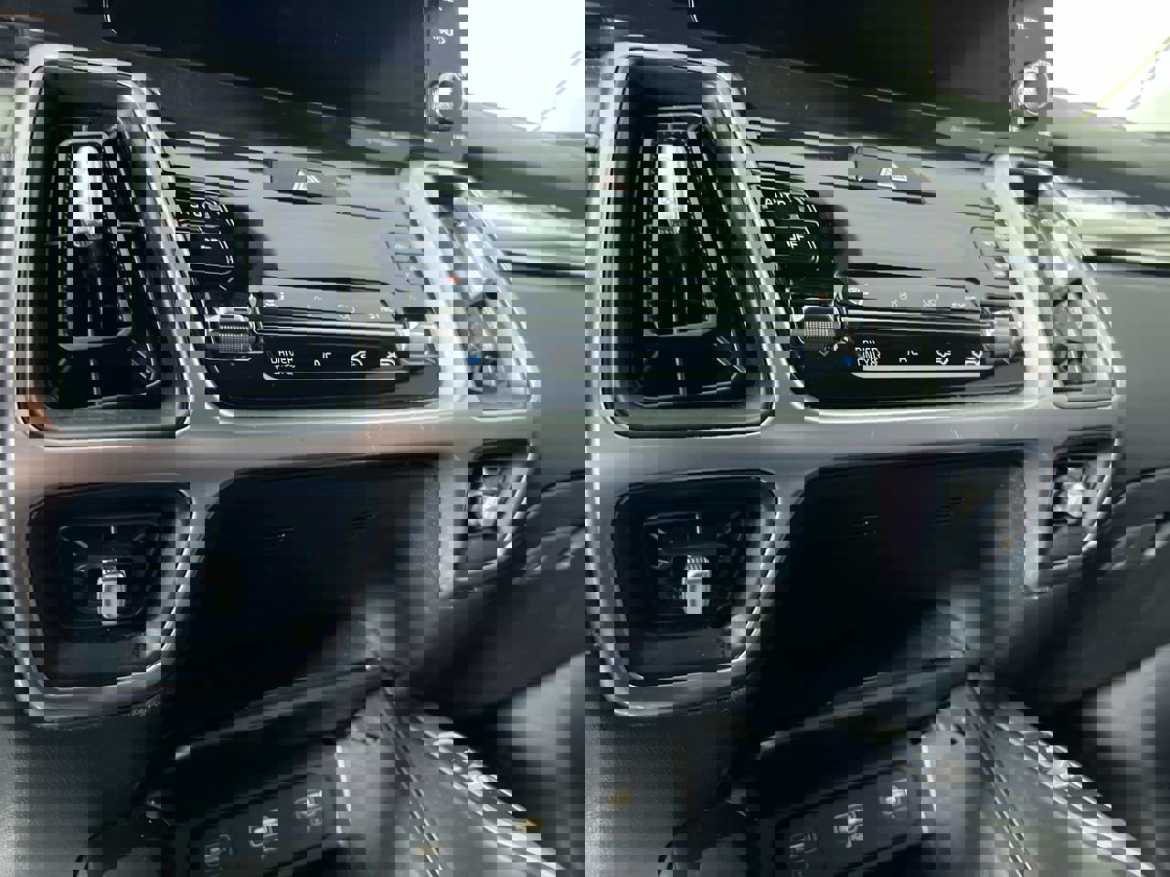 Used 2022 Kia Sorento S image 24